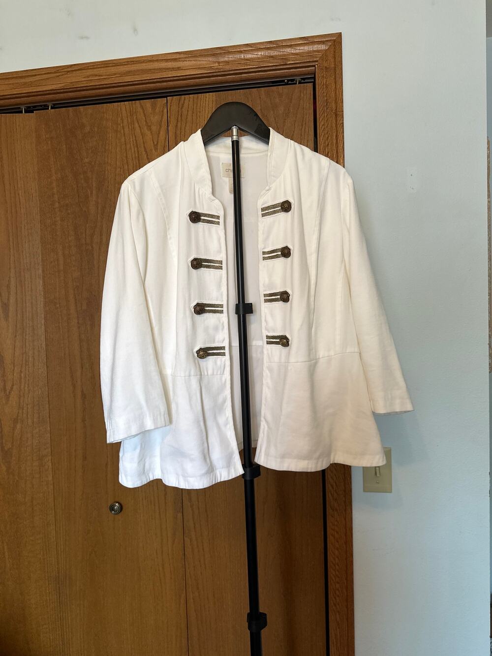Chico’s White Open Front Tailored Blazer Jacket Hardware Trim Size 2Petite L